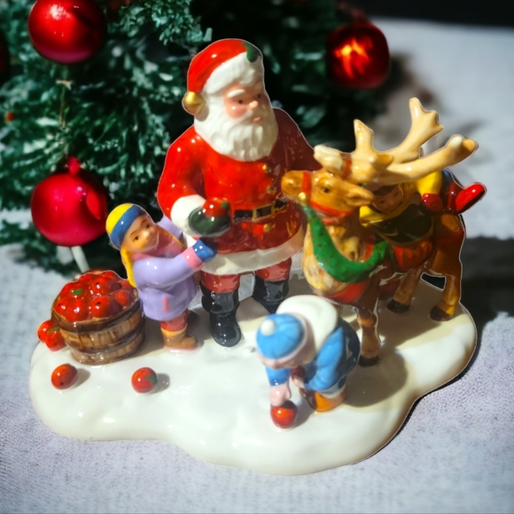 Vtg 99 Dept 56 Snow Village Santa Comes to Town #54958 w/Bx Reindeer Apples Kids - Picture 2 of 14